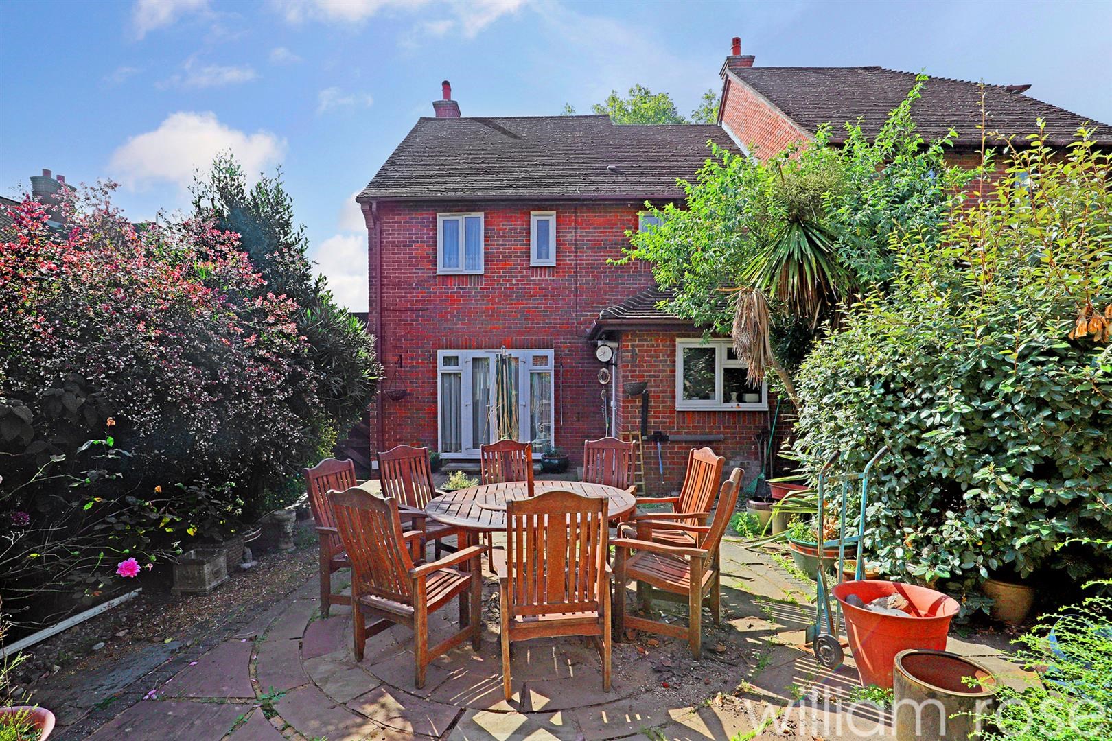 Property For Sale Colwall Gardens, Woodford Green, IG8 | 3 Bedroom Semi ...