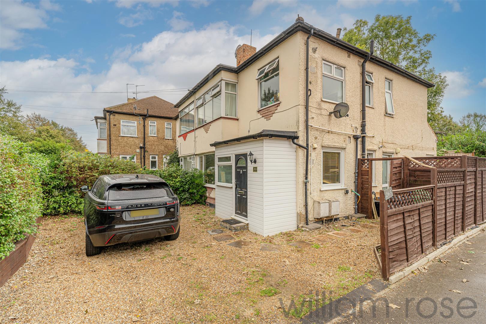 Property For Sale Chigwell Road, Woodford Green, IG8 2 Bedroom