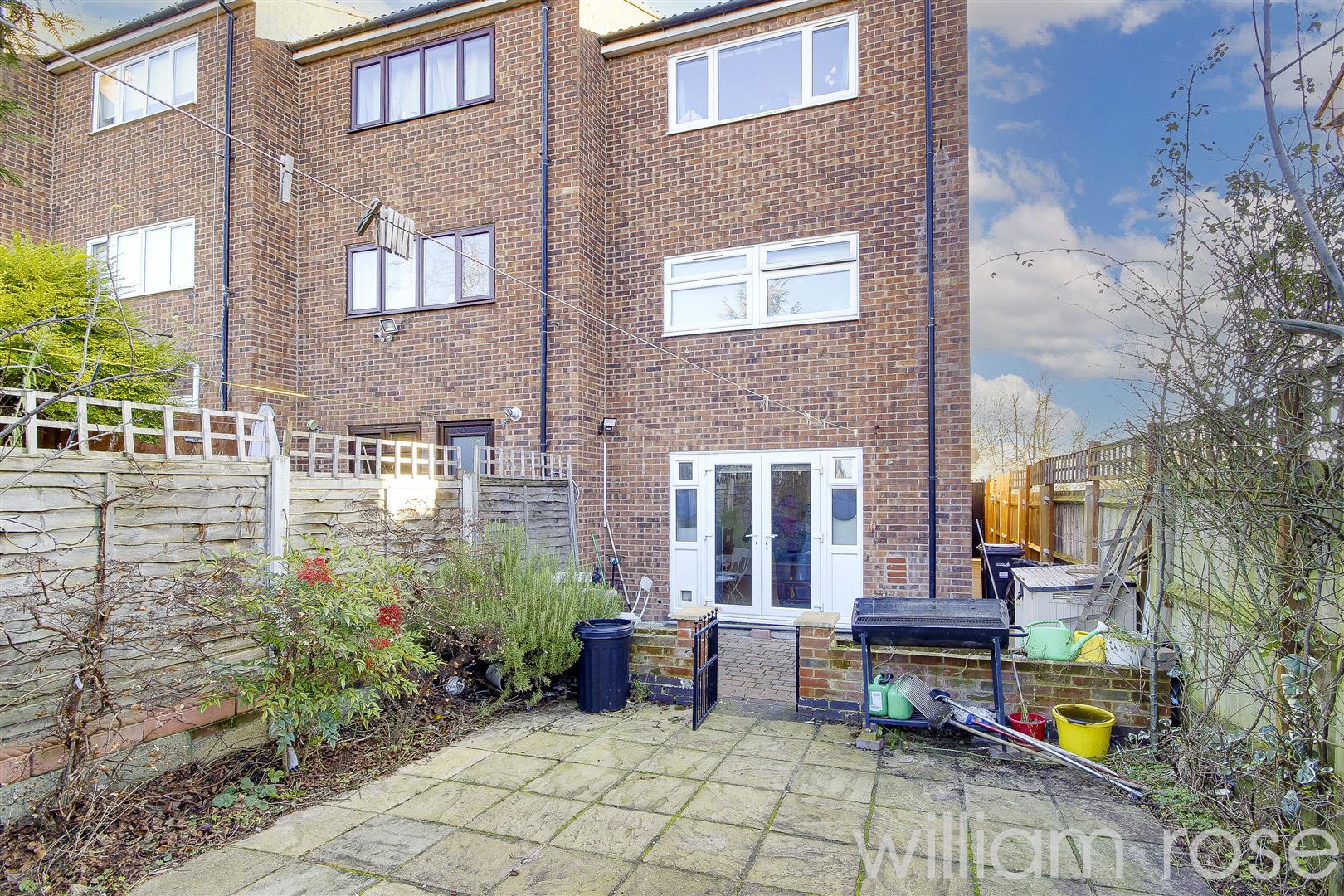 Property For Sale Roding Lane North, Woodford Green, IG8 | 4 Bedroom ...