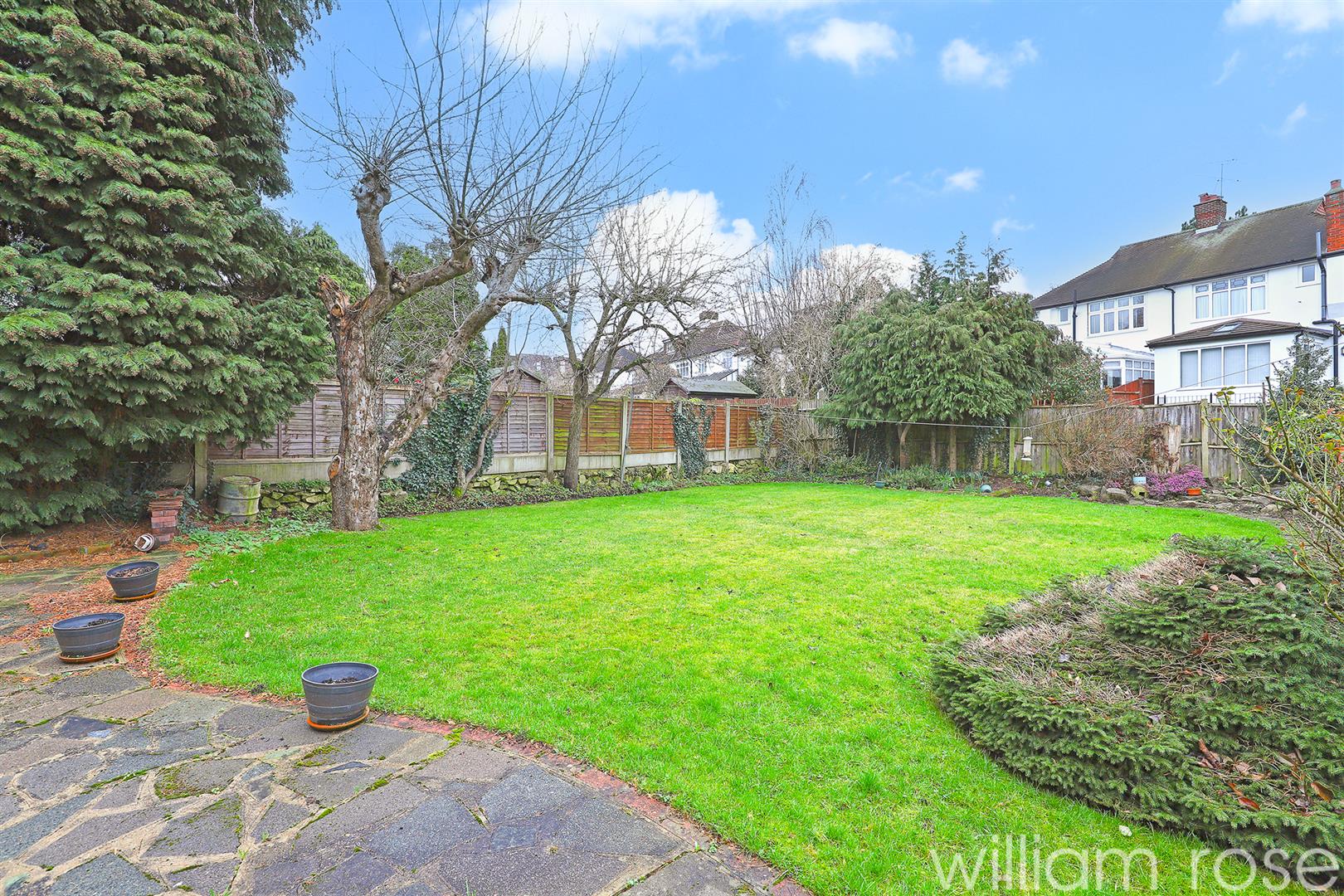 Property For Sale Malvern Drive, Woodford Green, IG8 3 Bedroom