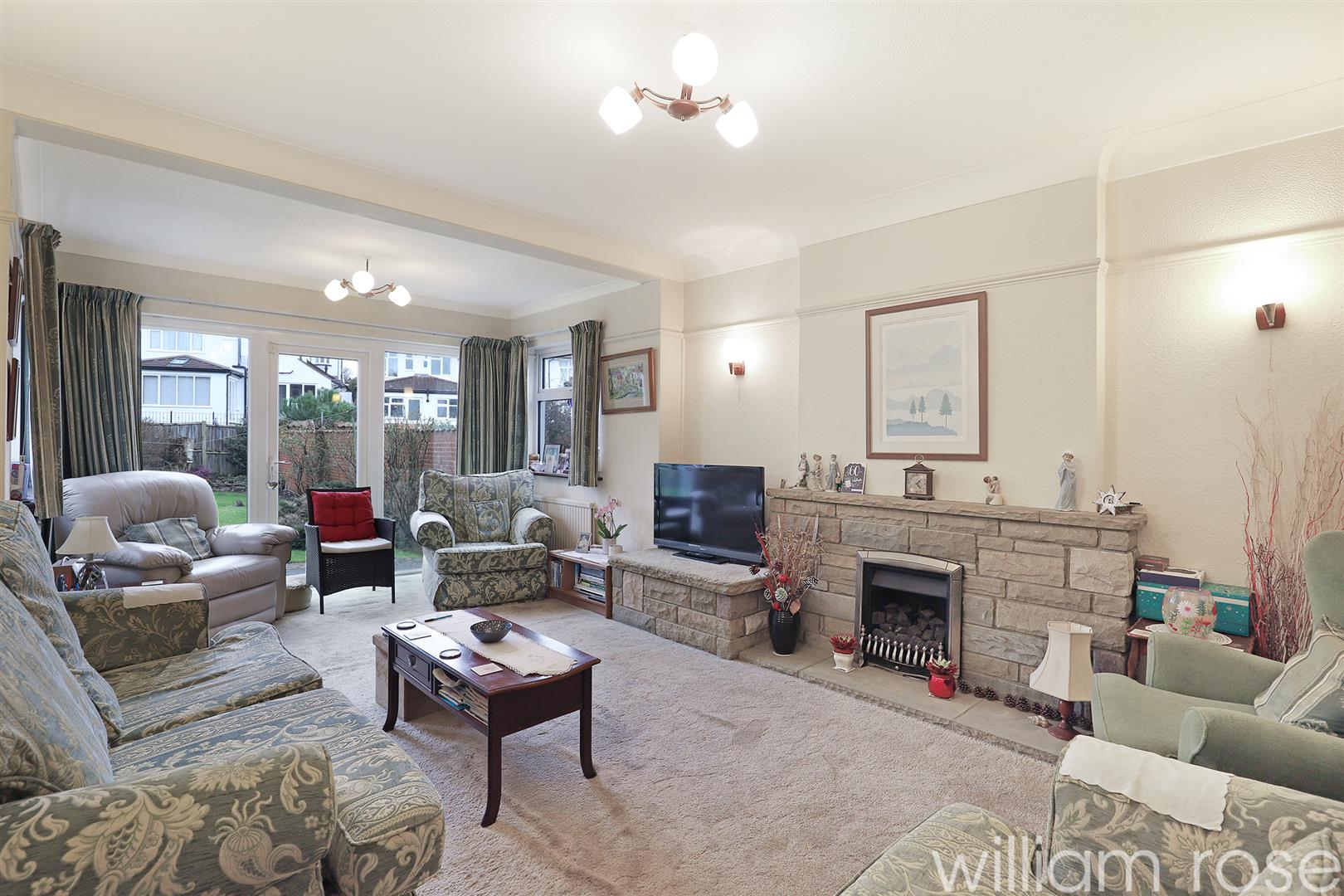 Property For Sale Malvern Drive, Woodford Green, IG8 3 Bedroom