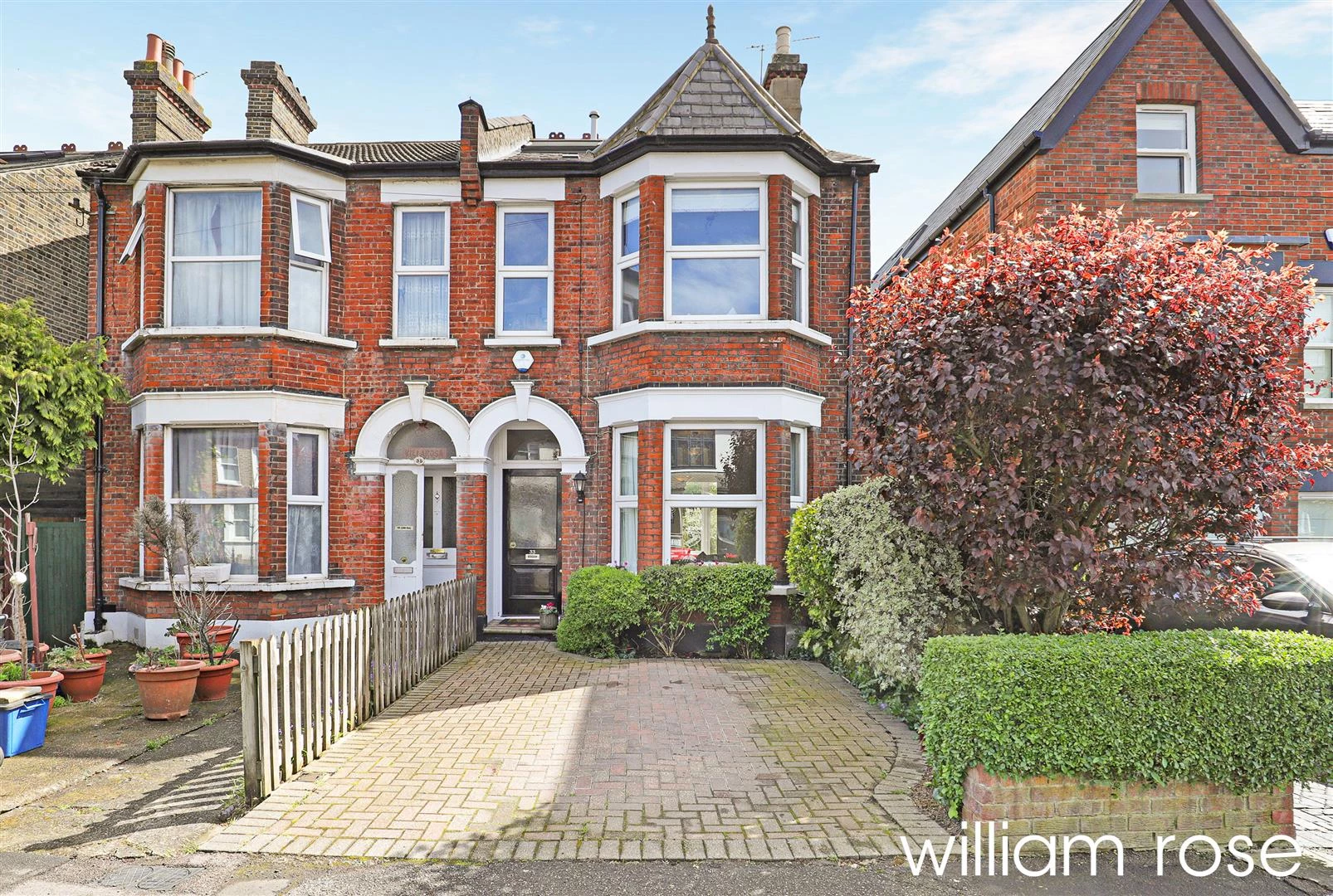 Buckingham Road London E18