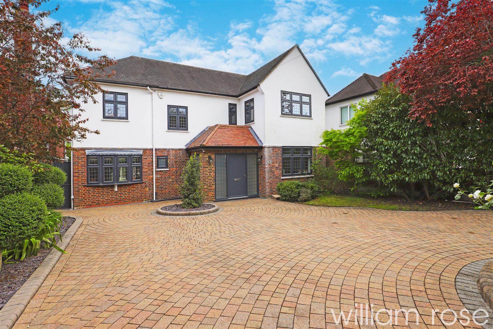 Property For Sale Tudor Close, Woodford Green, IG8 4 Bedroom Detached