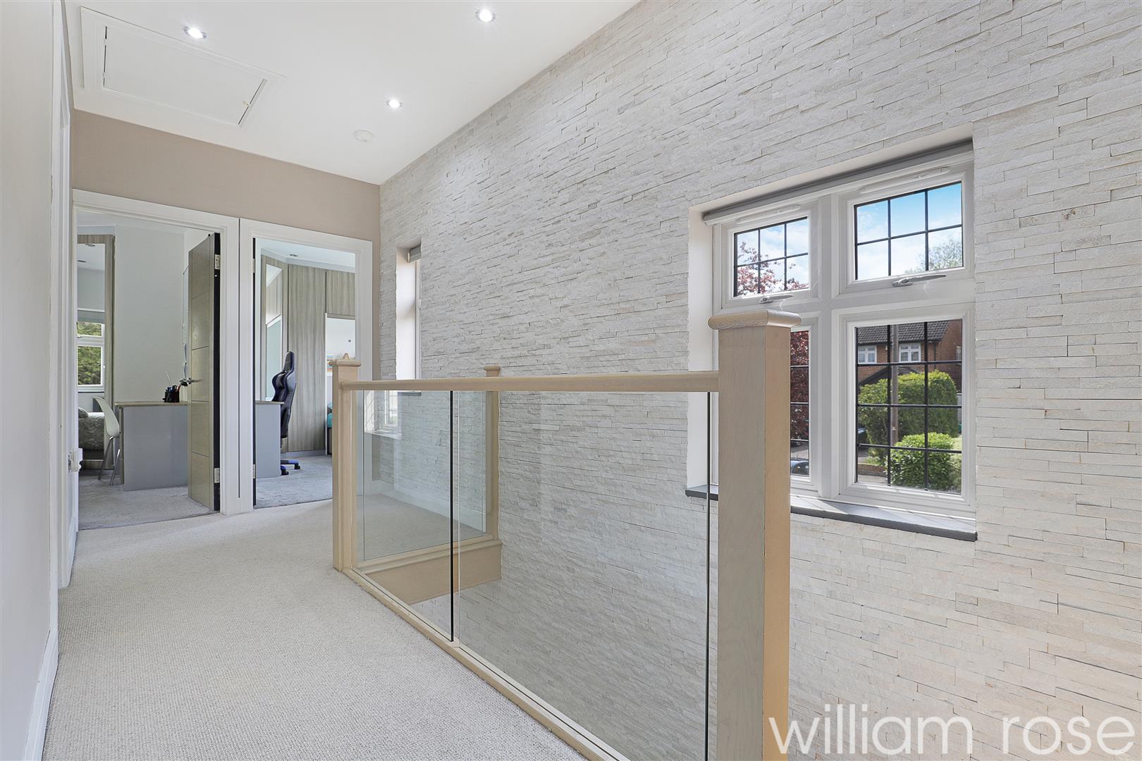 Property For Sale Tudor Close, Woodford Green, IG8 4 Bedroom Detached