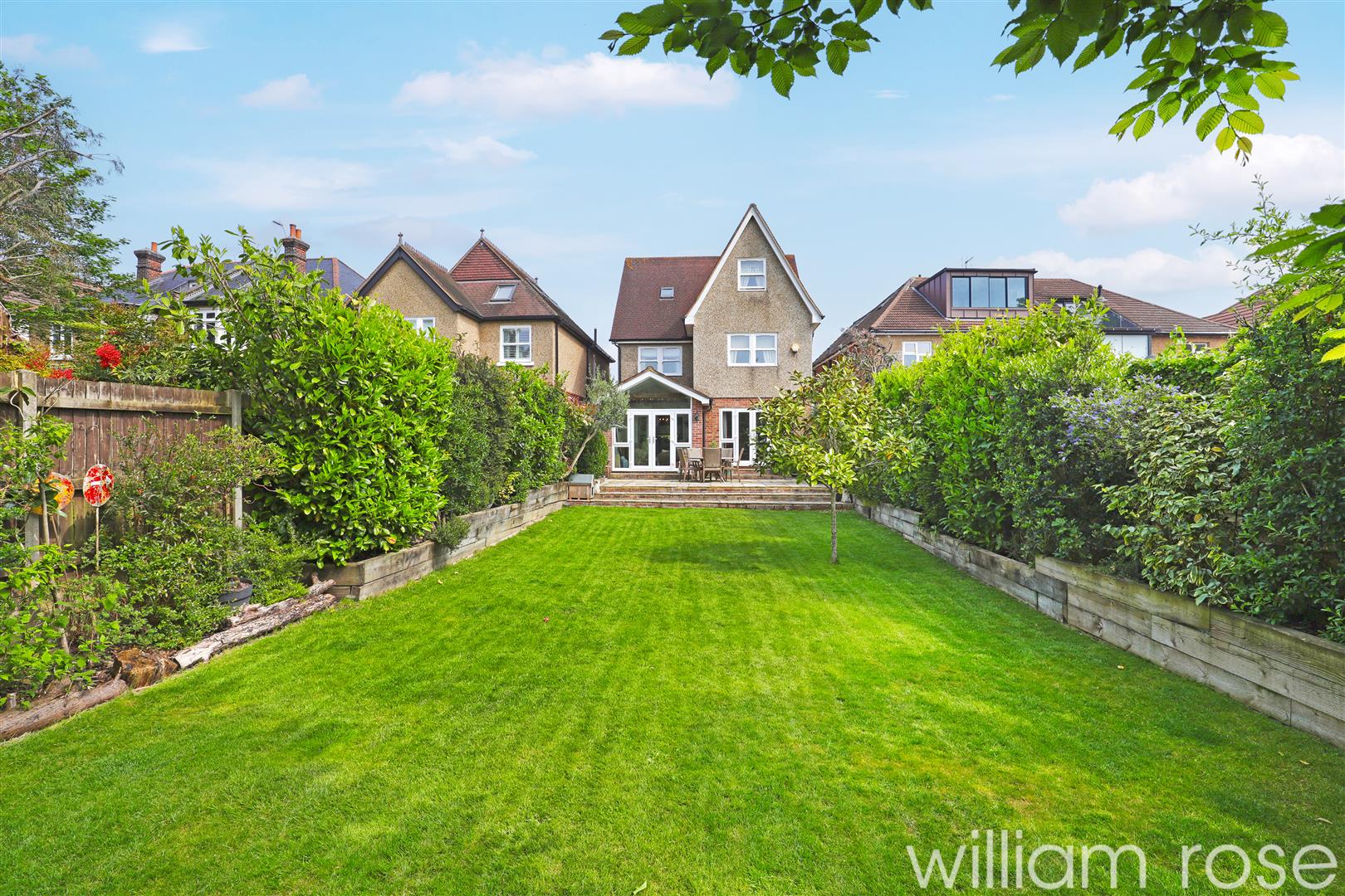 Property For Sale Monkhams Avenue, Woodford Green, IG8 5 Bedroom