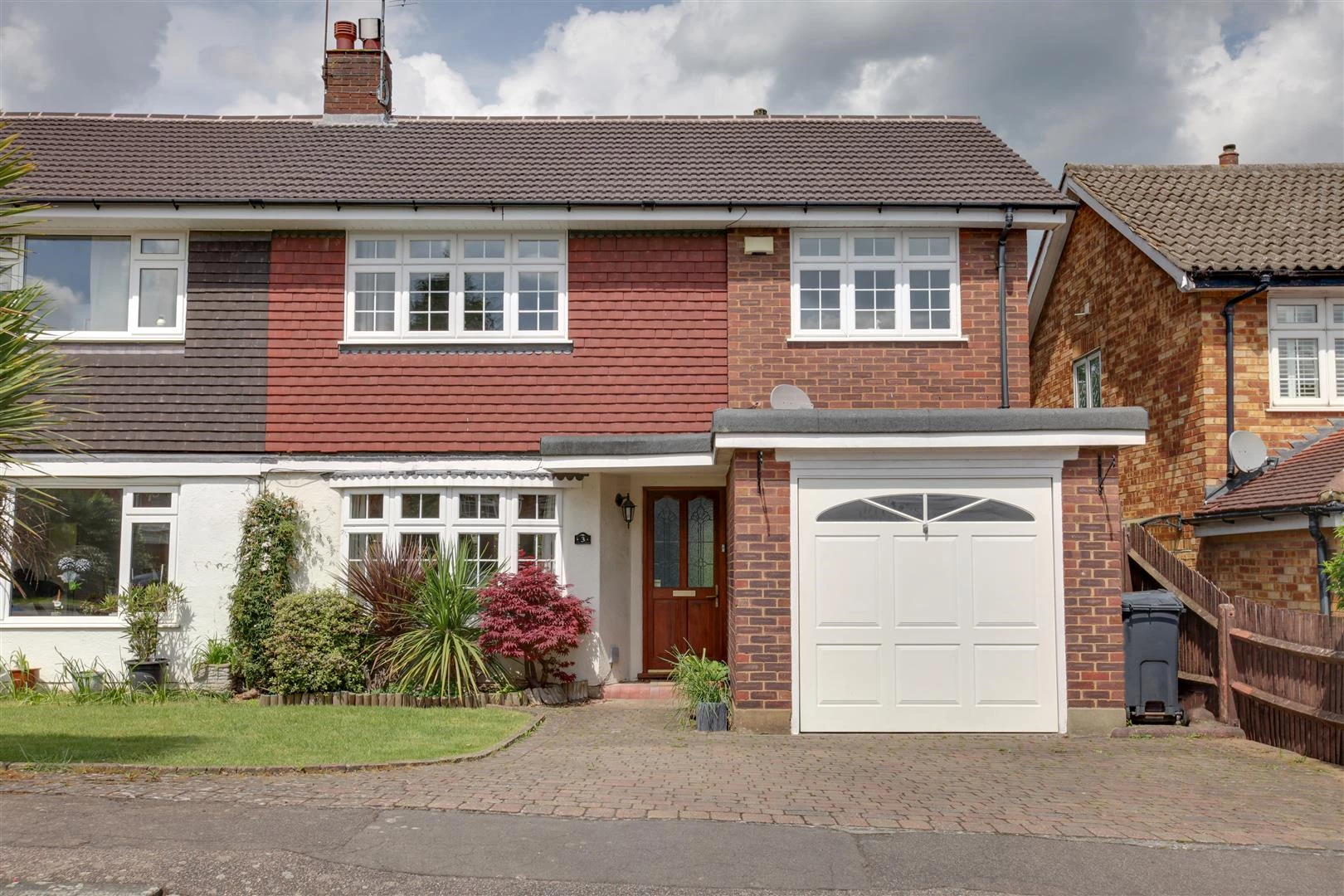 Broad Oak Woodford Green IG8