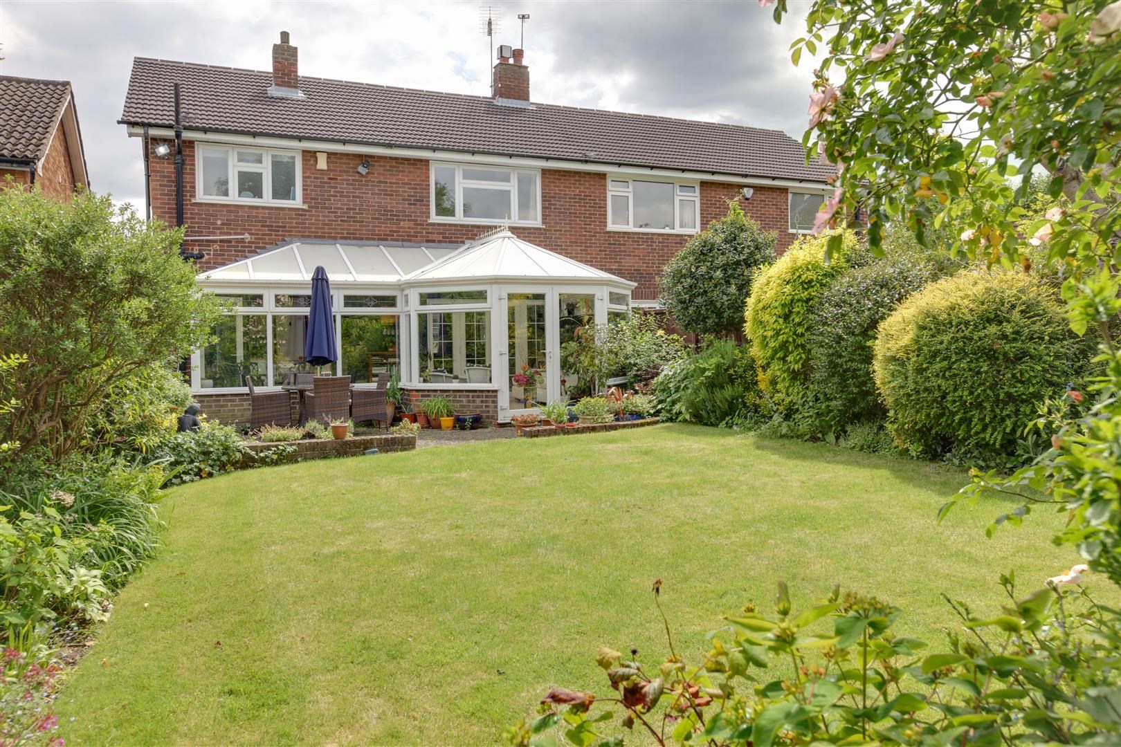 Property For Sale Broad Oak, Woodford Green, IG8 3 Bedroom Semi