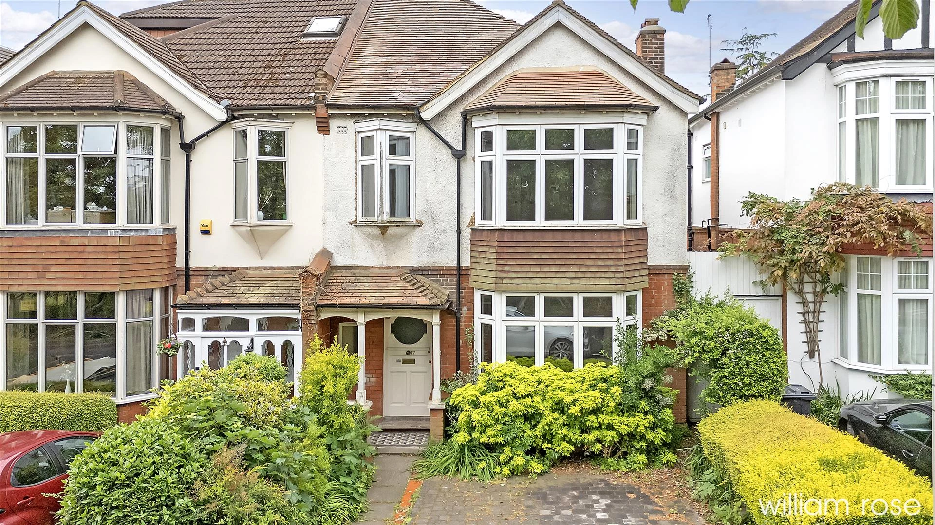 Monkhams Lane Woodford Green IG8