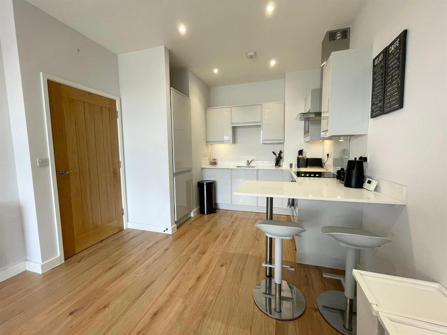 kitchen 1.jpg