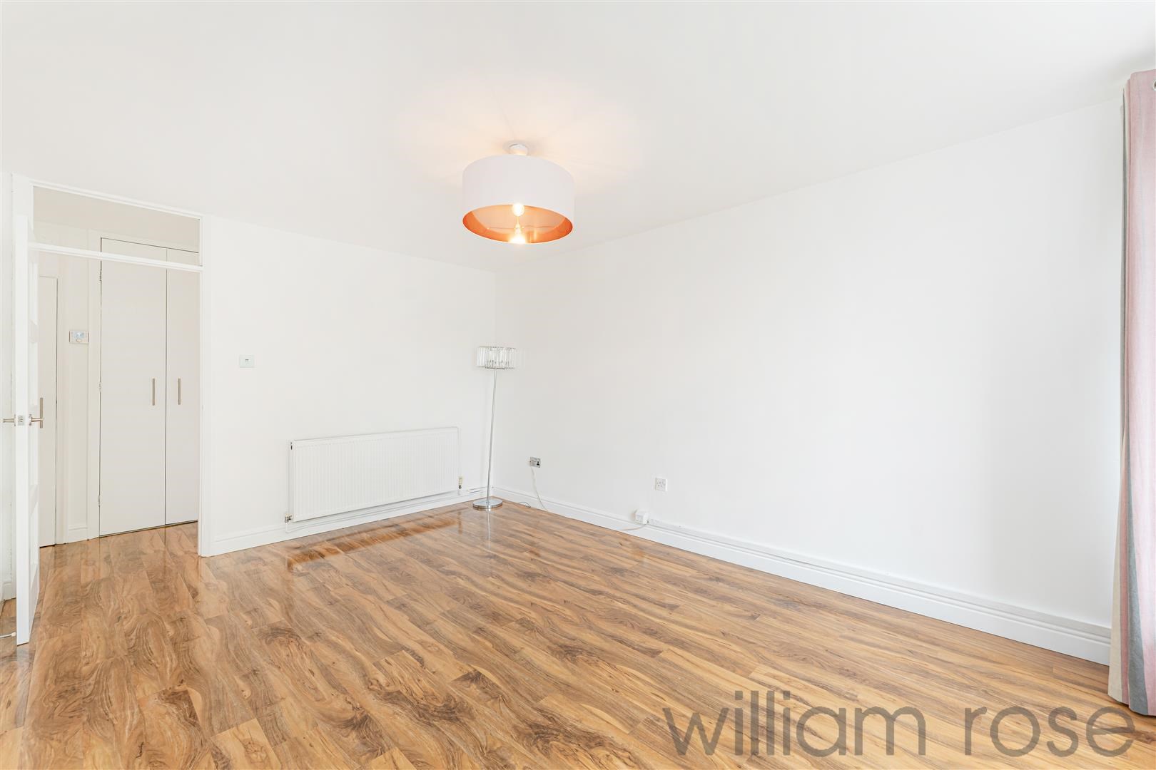 Property For Sale The Ridgeway, Chingford, E4 2 Bedroom Apartment