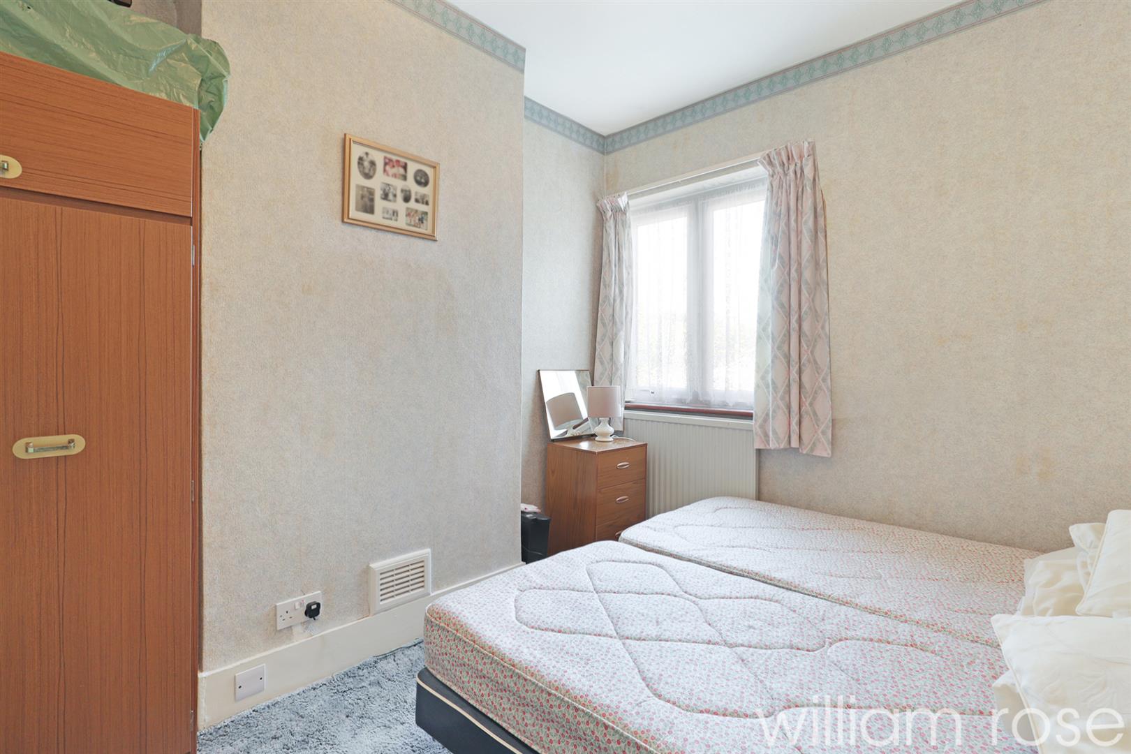 Property For Sale Sinclair Road, Chingford, E4 3 Bedroom Semi