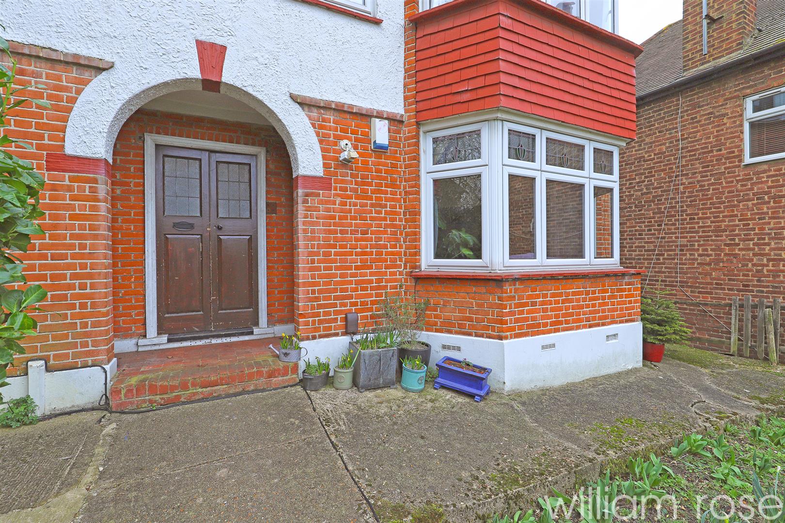 Property For Sale Falmouth Avenue, Highams Park, E4 1 Bedroom Flat