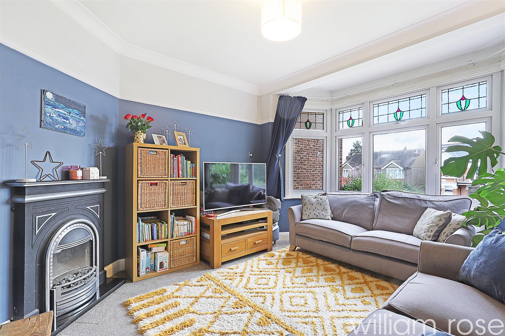 Property For Sale Falmouth Avenue, Highams Park, E4 1 Bedroom Flat