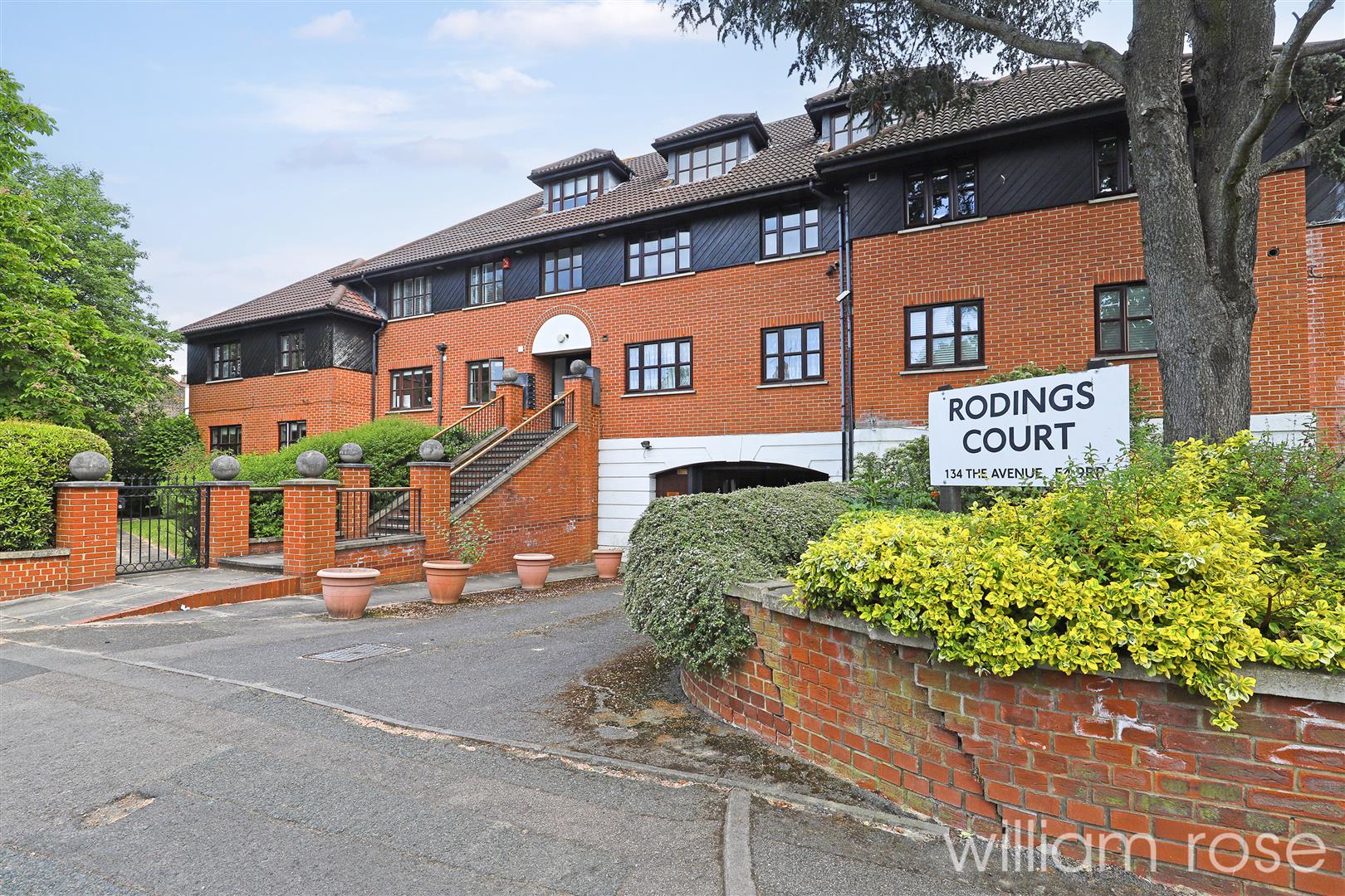 134 The Avenue Highams Park E4