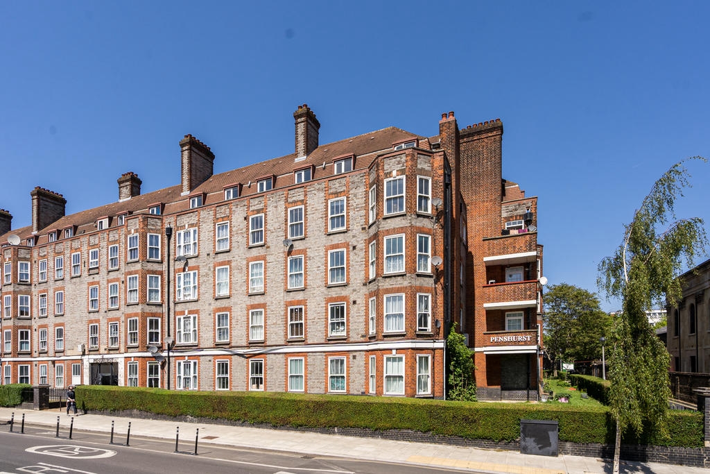 Property For Sale Queens Crescent, Chalk Farm, NW5 3 Bedroom Flat