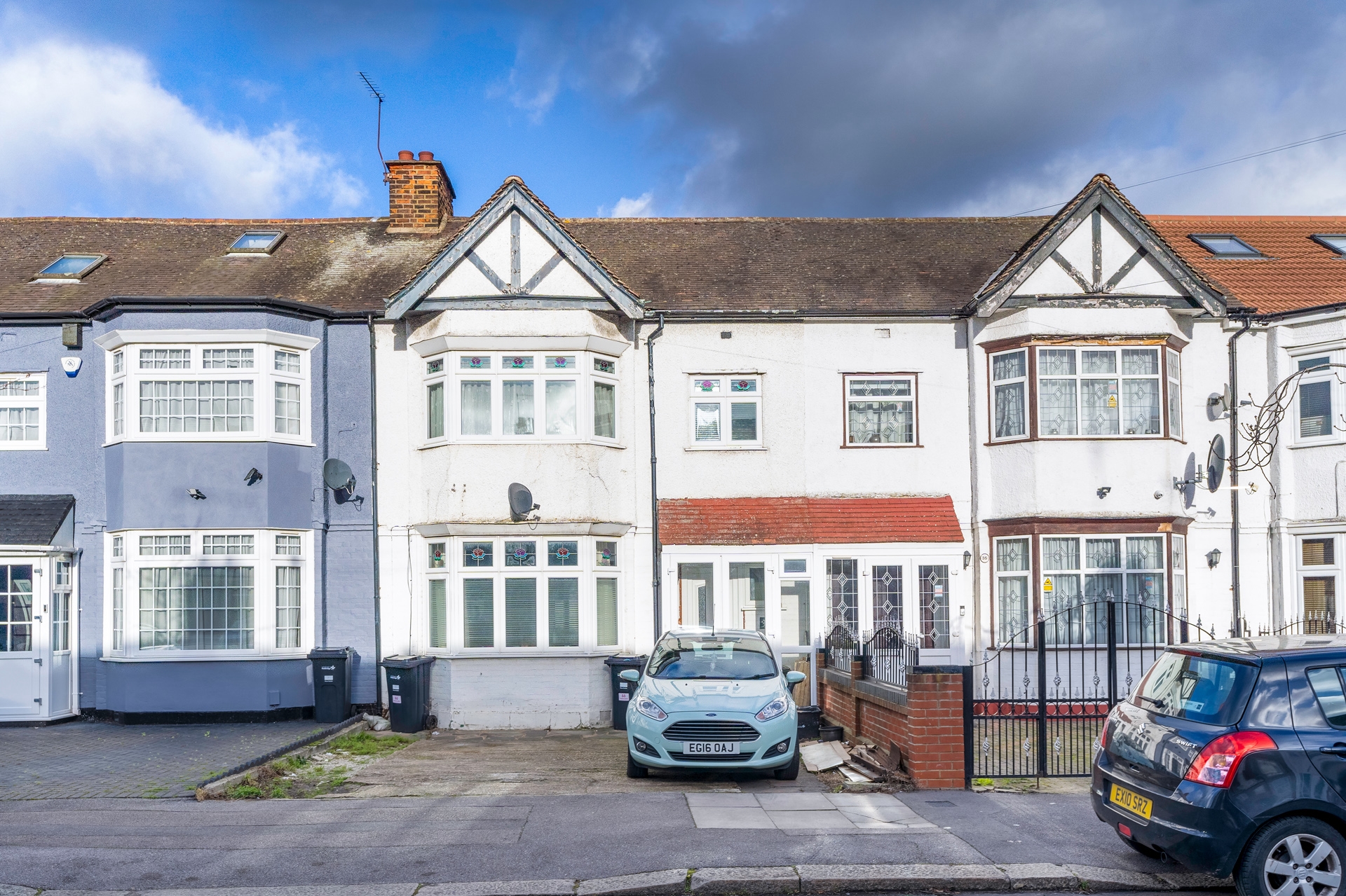 Property For Sale Icknield Drive, Ilford, IG2 3 Bedroom Terraced