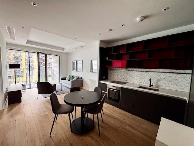 London E14