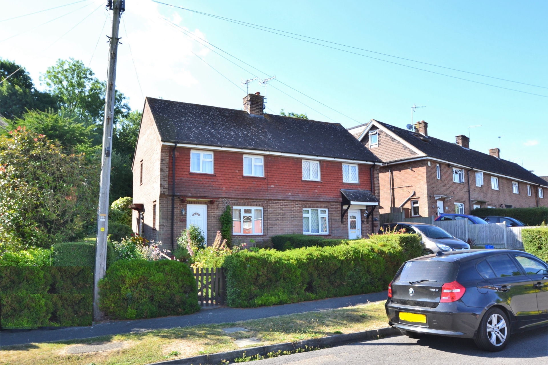 Property For Sale New Farthingdale, Dormansland, RH7 2 Bedroom Semi