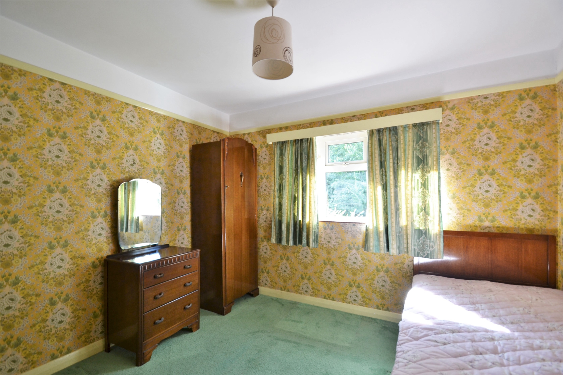 Property For Sale New Farthingdale, Dormansland, RH7 2 Bedroom Semi