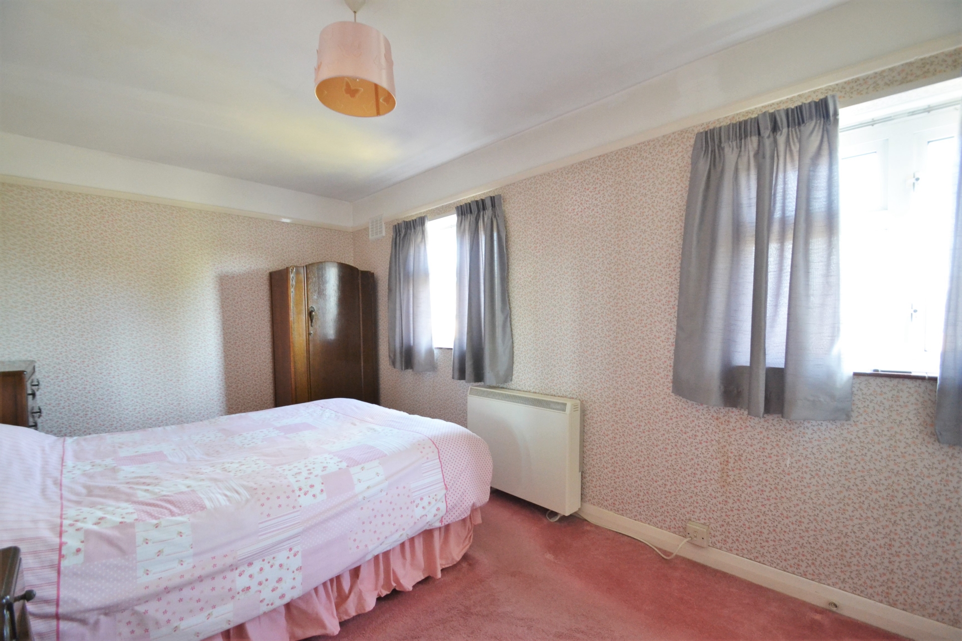 Property For Sale New Farthingdale, Dormansland, RH7 2 Bedroom Semi