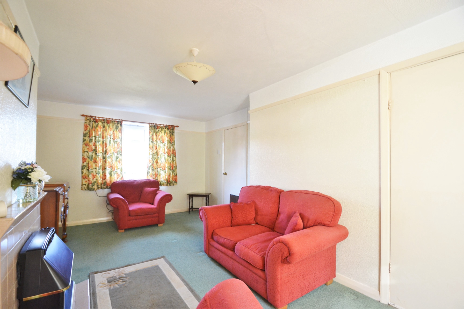 Property For Sale New Farthingdale, Dormansland, RH7 2 Bedroom Semi