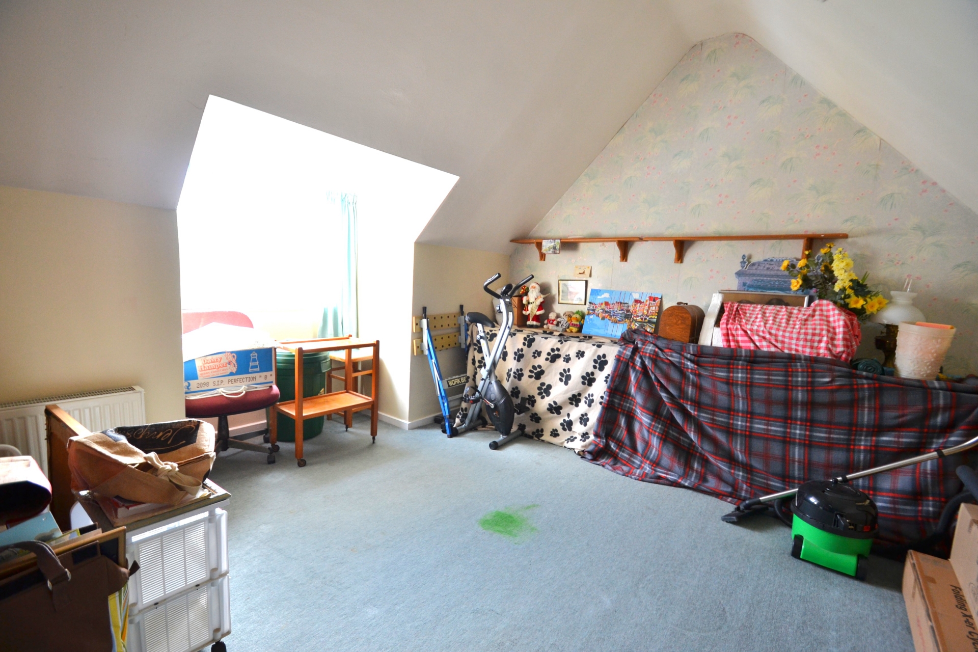 Property For Sale Vale Road, Haywards Heath, RH16 3 Bedroom Semi Detached through Holroyd Homes