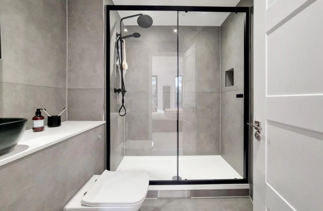 shower room graham .png