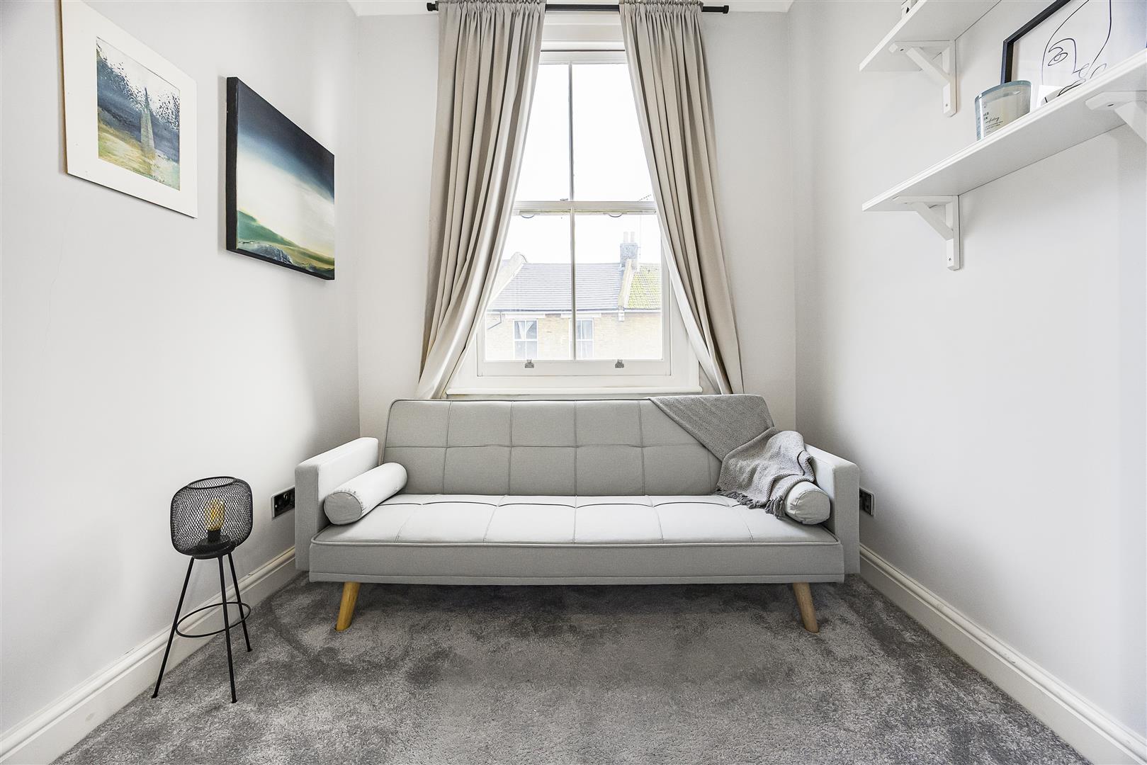 Short Let to rent Lower Clapton Road, Hackney, E5 2 Bedroom Apartment Above