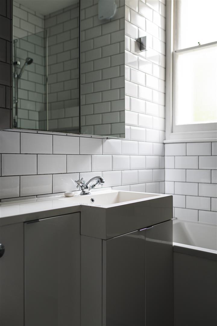 Property For Sale 8 Clapton Square, Clapton, E5 2 Bedroom Flat