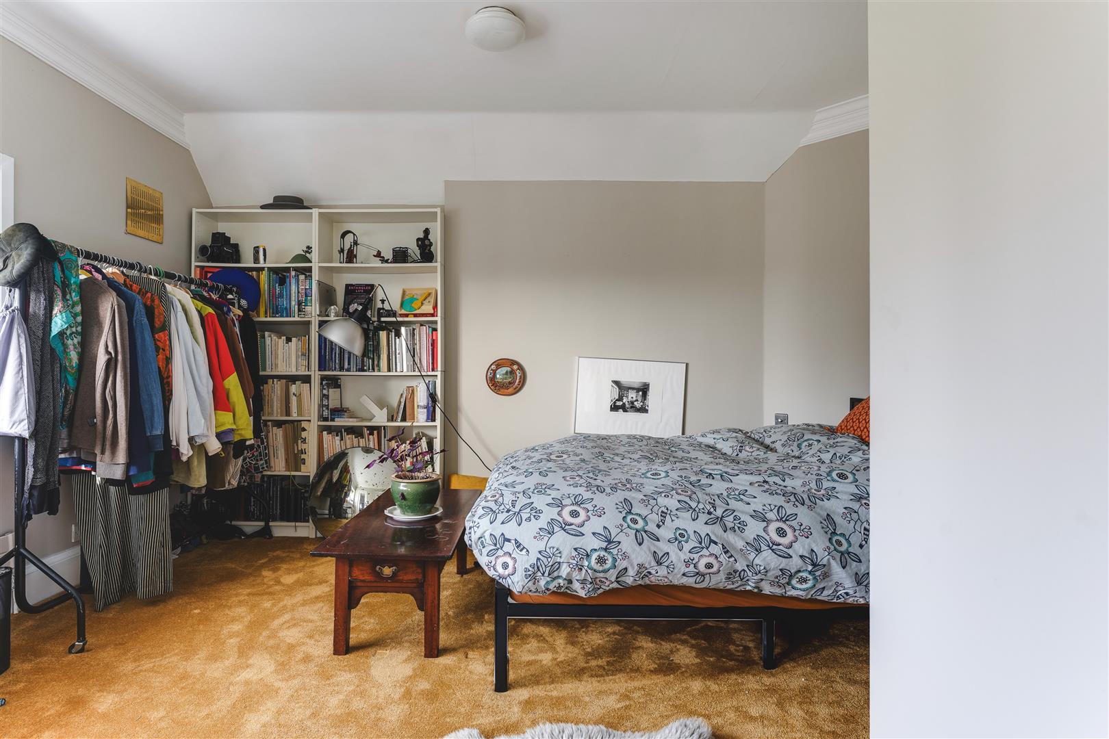 Property For Sale Frognal, Hampstead, NW3 1 Bedroom Flat Conversion