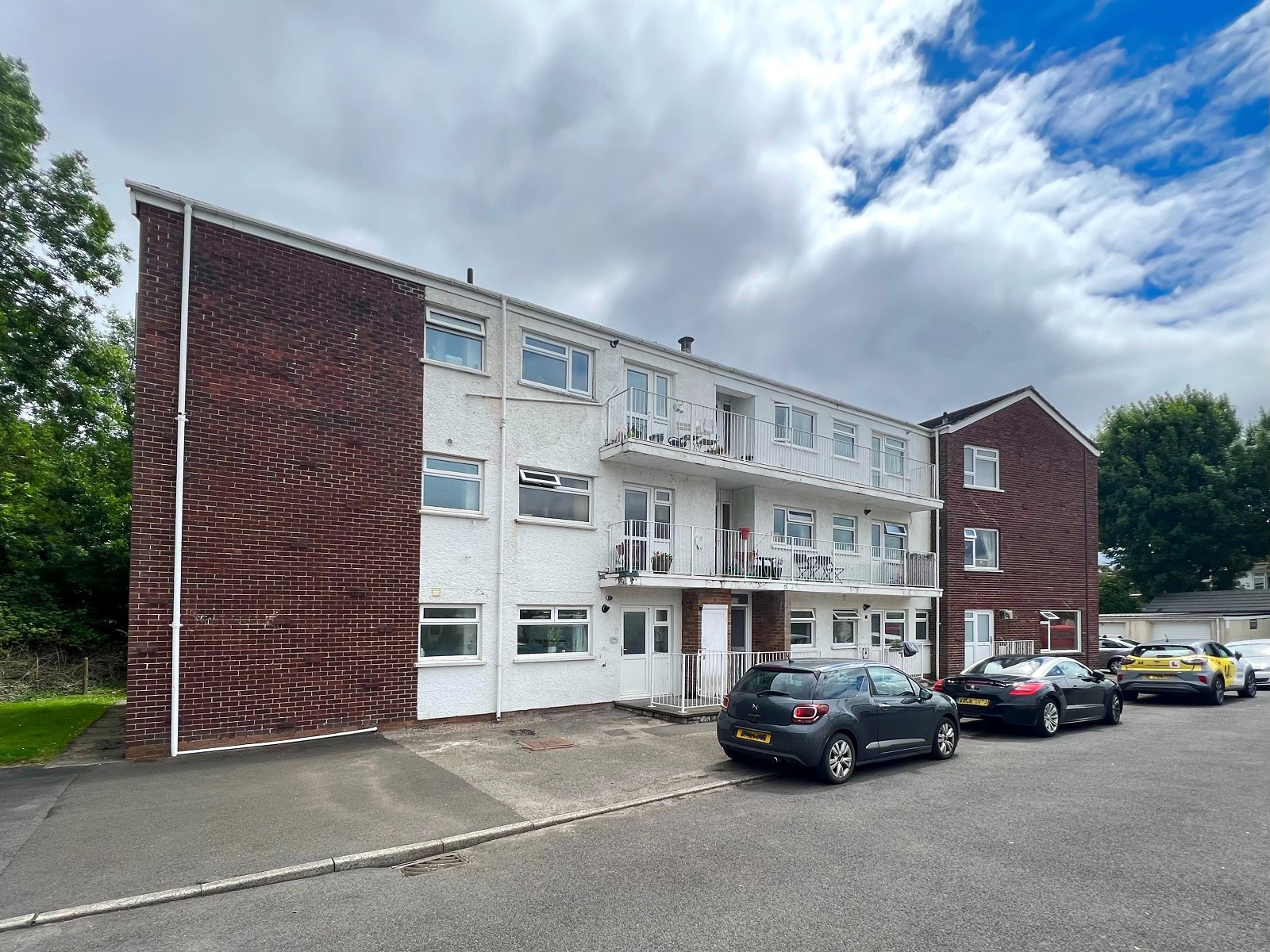 Similar Property: Flat in Whitchurch