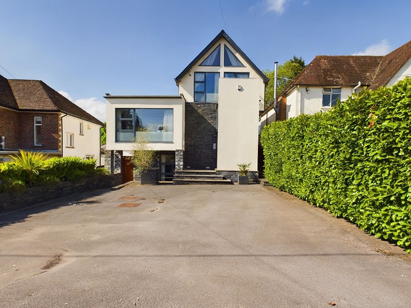 Driveway & Front Entrance