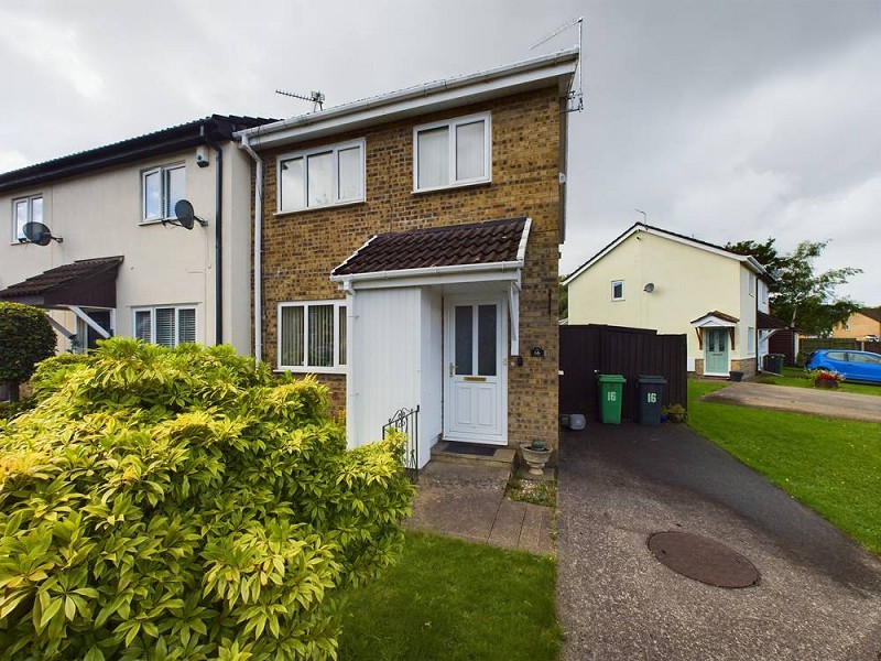 Similar Property: End of Terrace in Thornhill