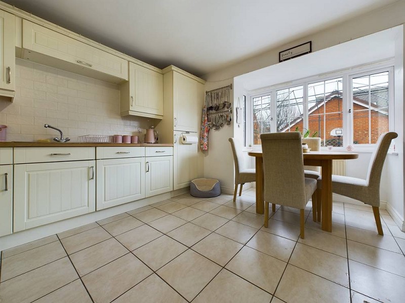 Kitchen/Dining Area