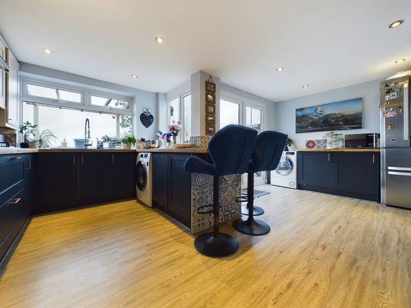 Kitchen / Breakfast Room