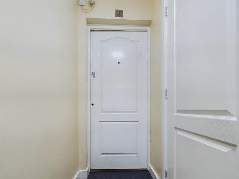 Front & Entrance