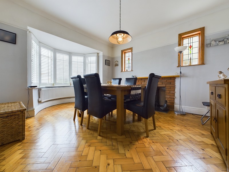 Dining Room/Bedroom 4