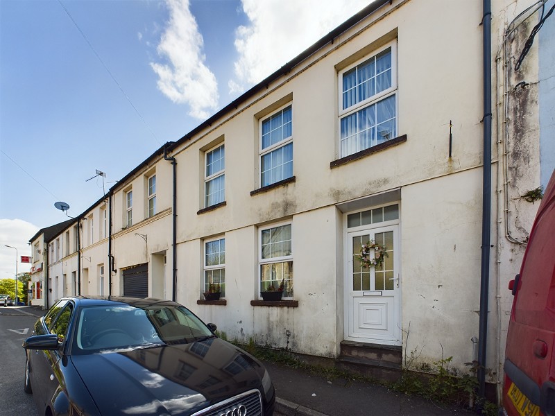 Property For Sale Merthyr Road, Tongwynlais, CF15 5 Bedroom End of