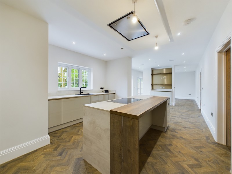 Kitchen/Dining Area