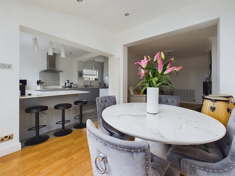 Kitchen/Dining Area