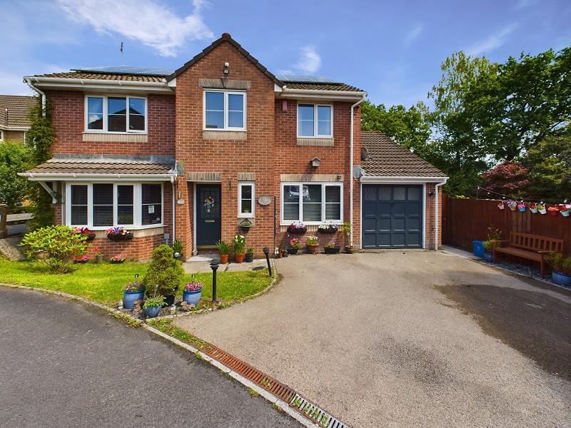 Similar Property: Detached in Cardiff