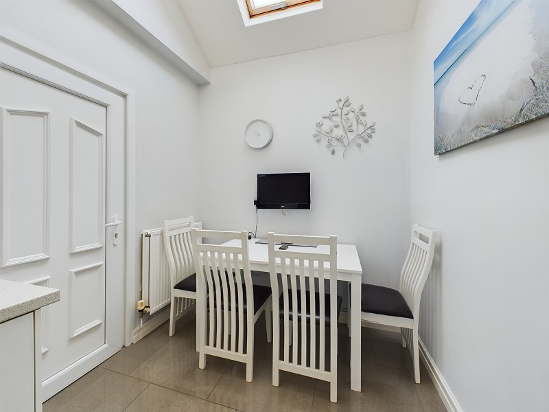 Kitchen/Dining Area