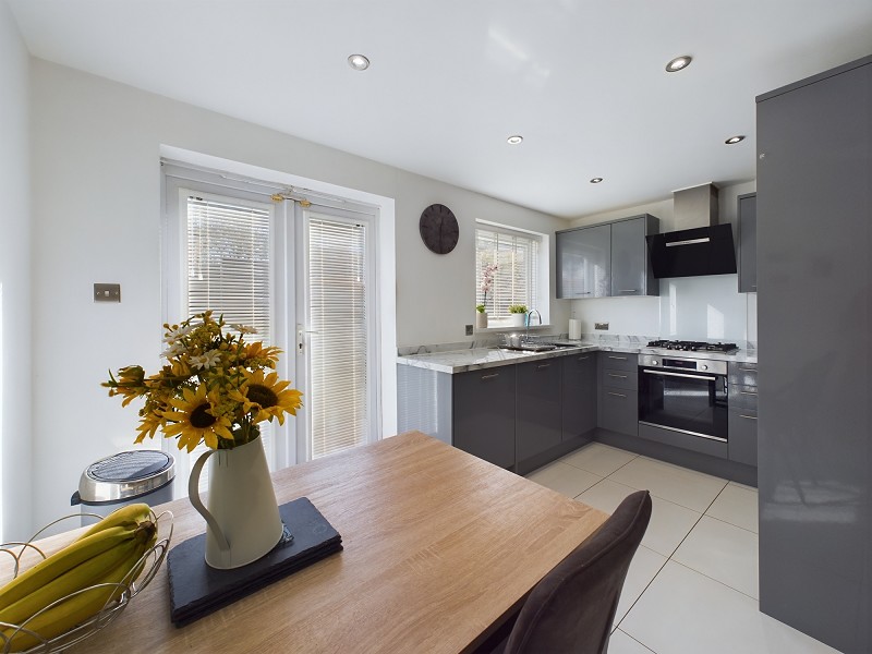 Kitchen/Dining Area