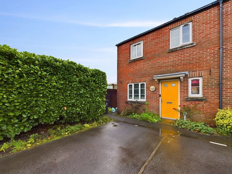 Similar Property: End of Terrace in Cardiff