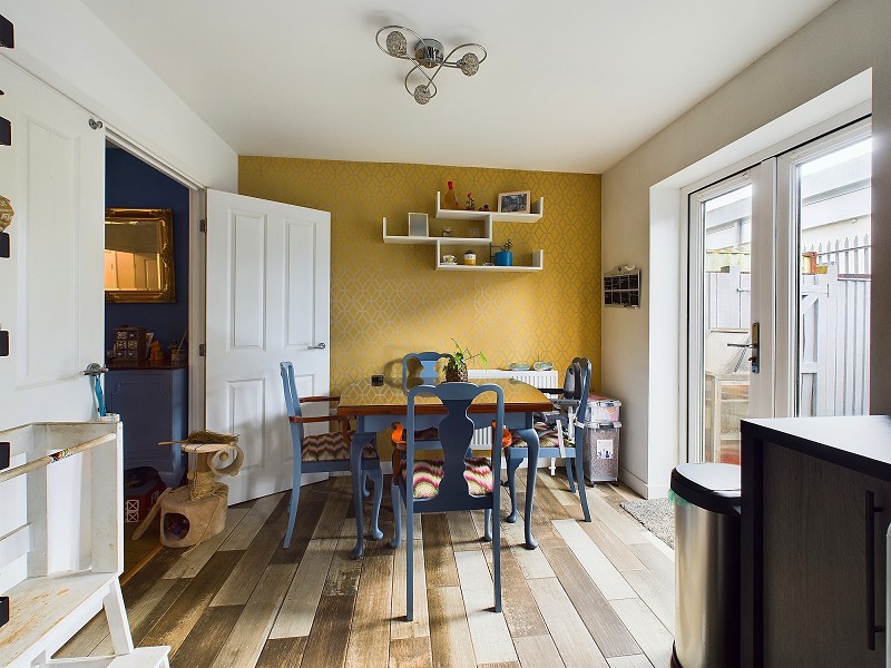 Kitchen/Dining Area