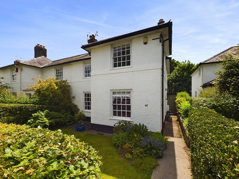 Similar Property: End of Terrace in Cardiff