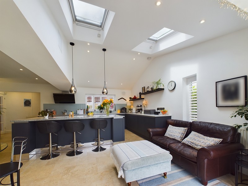 Kitchen/Dining Area/Sitting Area