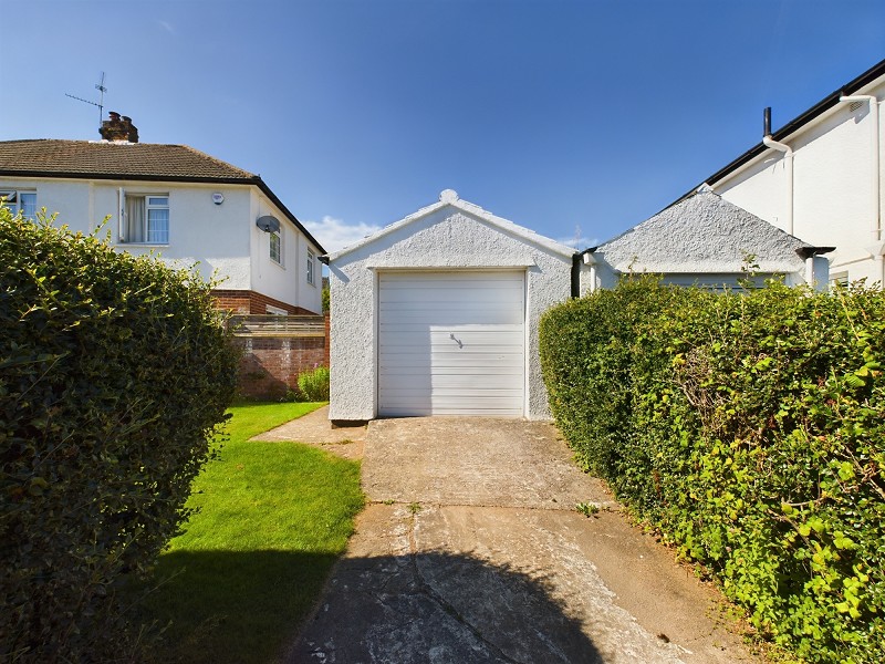 Garage & Driveway