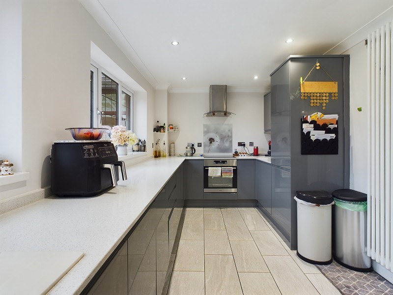 Kitchen/Dining Area