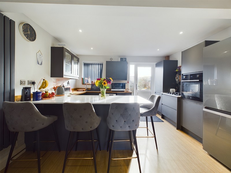 Kitchen/Breakfast Area